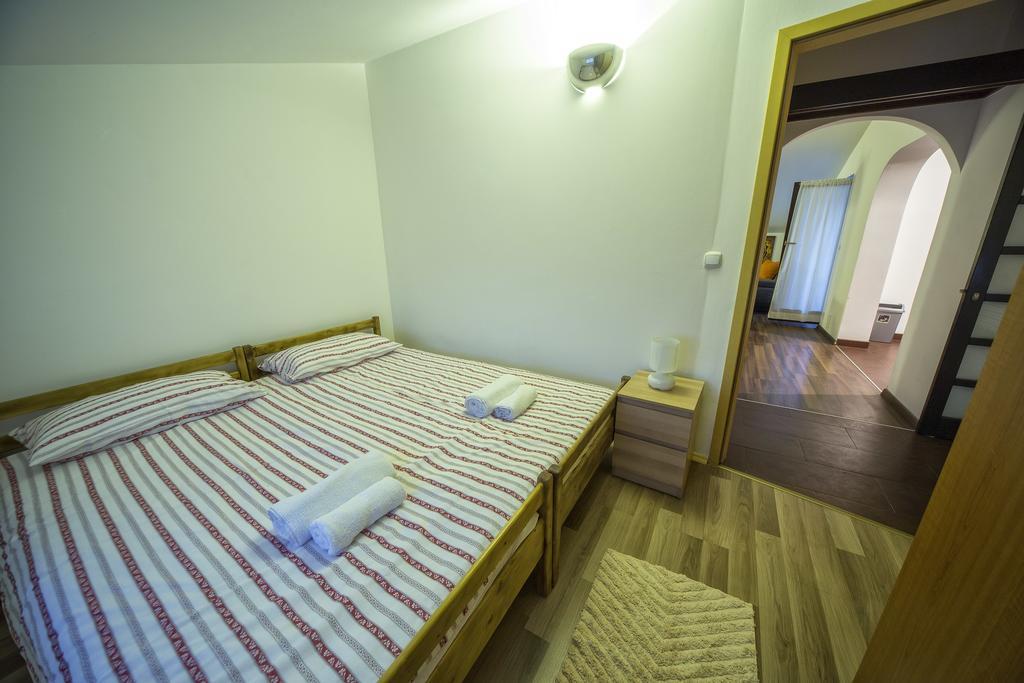Apartments Michelle Umag Room photo